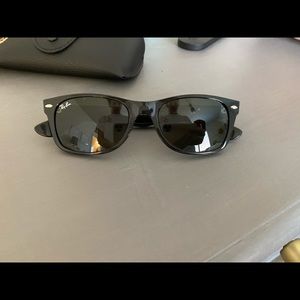 AUTHENTIC KIDS RAY BAN SUNGLASSES ONLY WORN ONCE